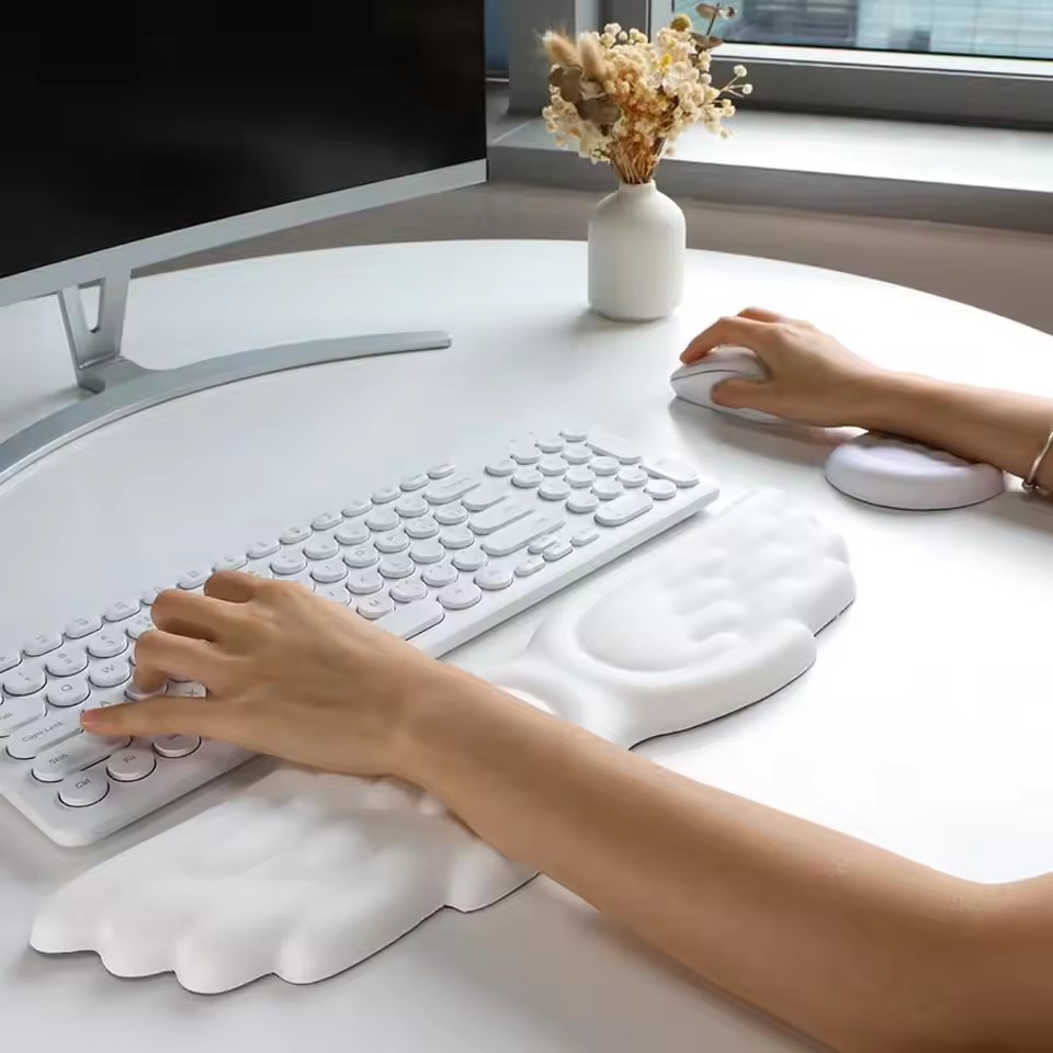 キーボードマウスリストレストエンジェルウィングメモリーフォー - Gaming Accessories Kawaii のレビューと価格